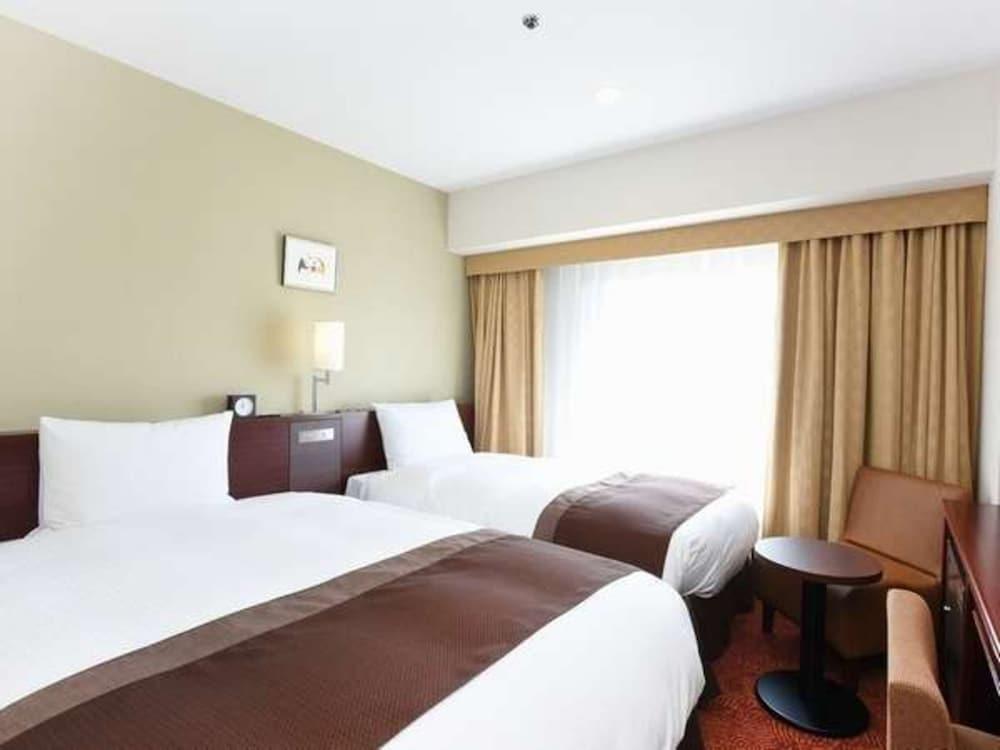 Fukuyama New Castle Hotel Bagian luar foto