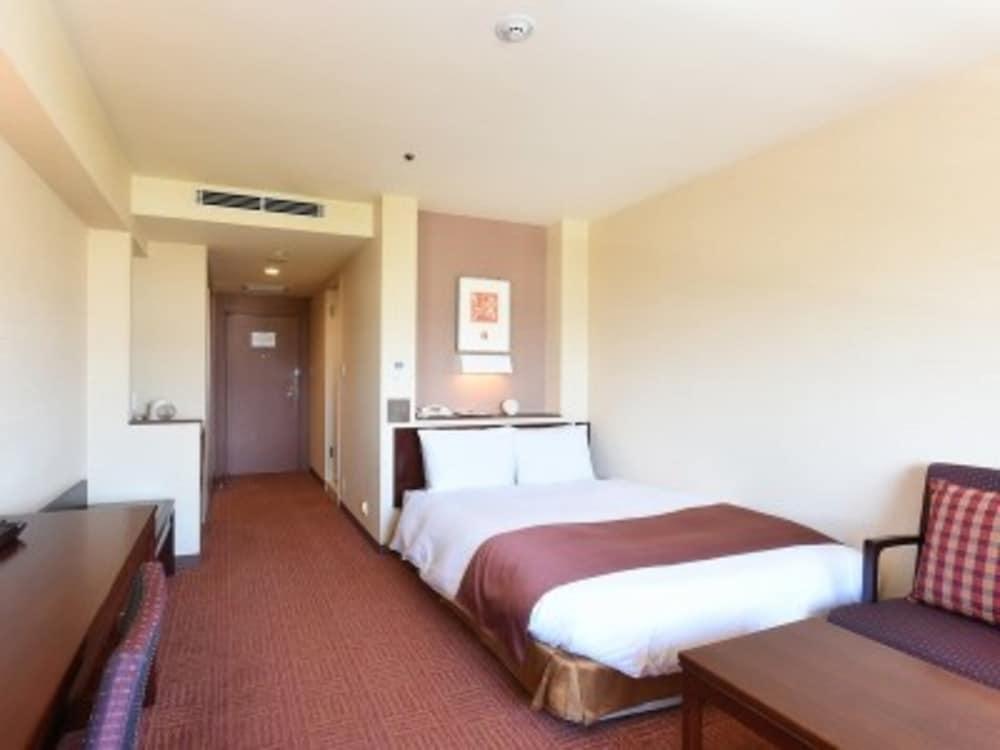 Fukuyama New Castle Hotel Bagian luar foto