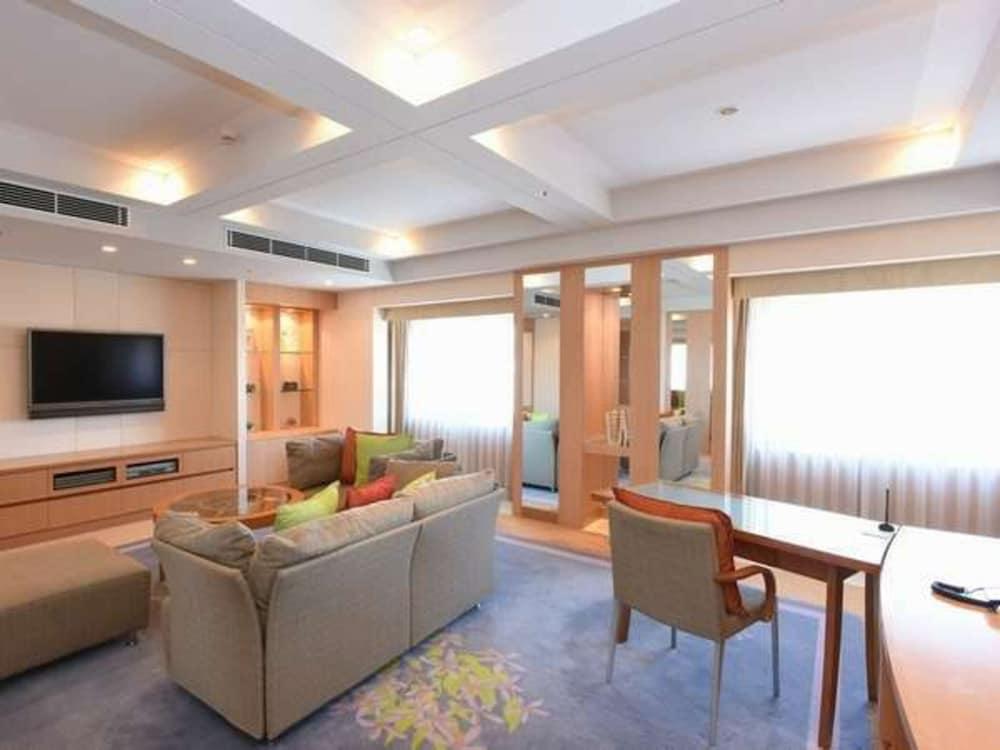 Fukuyama New Castle Hotel Bagian luar foto