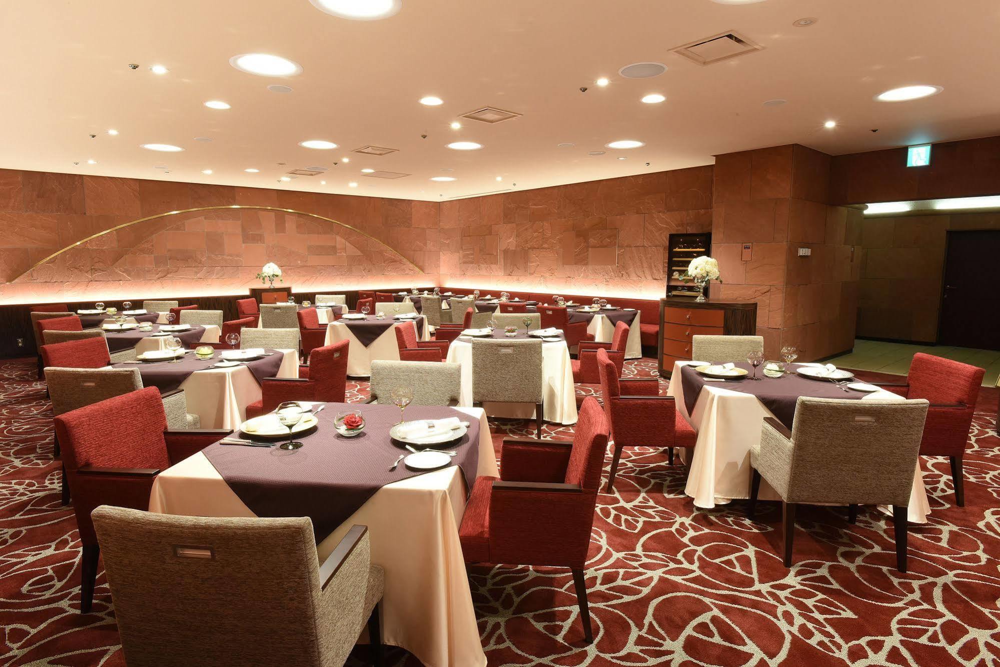 Fukuyama New Castle Hotel Bagian luar foto