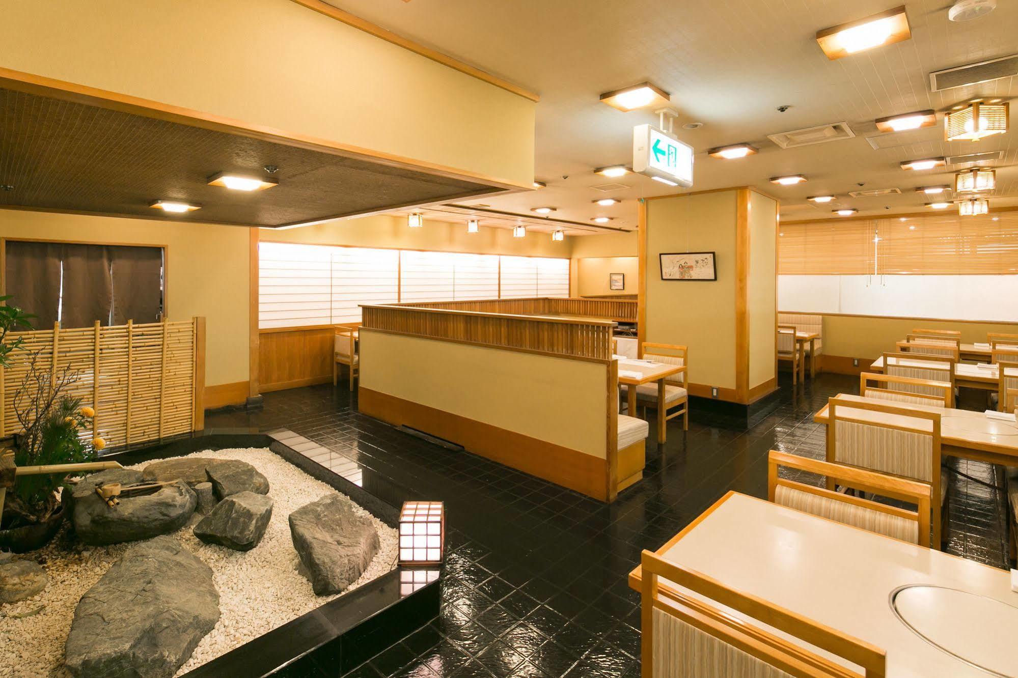 Fukuyama New Castle Hotel Bagian luar foto
